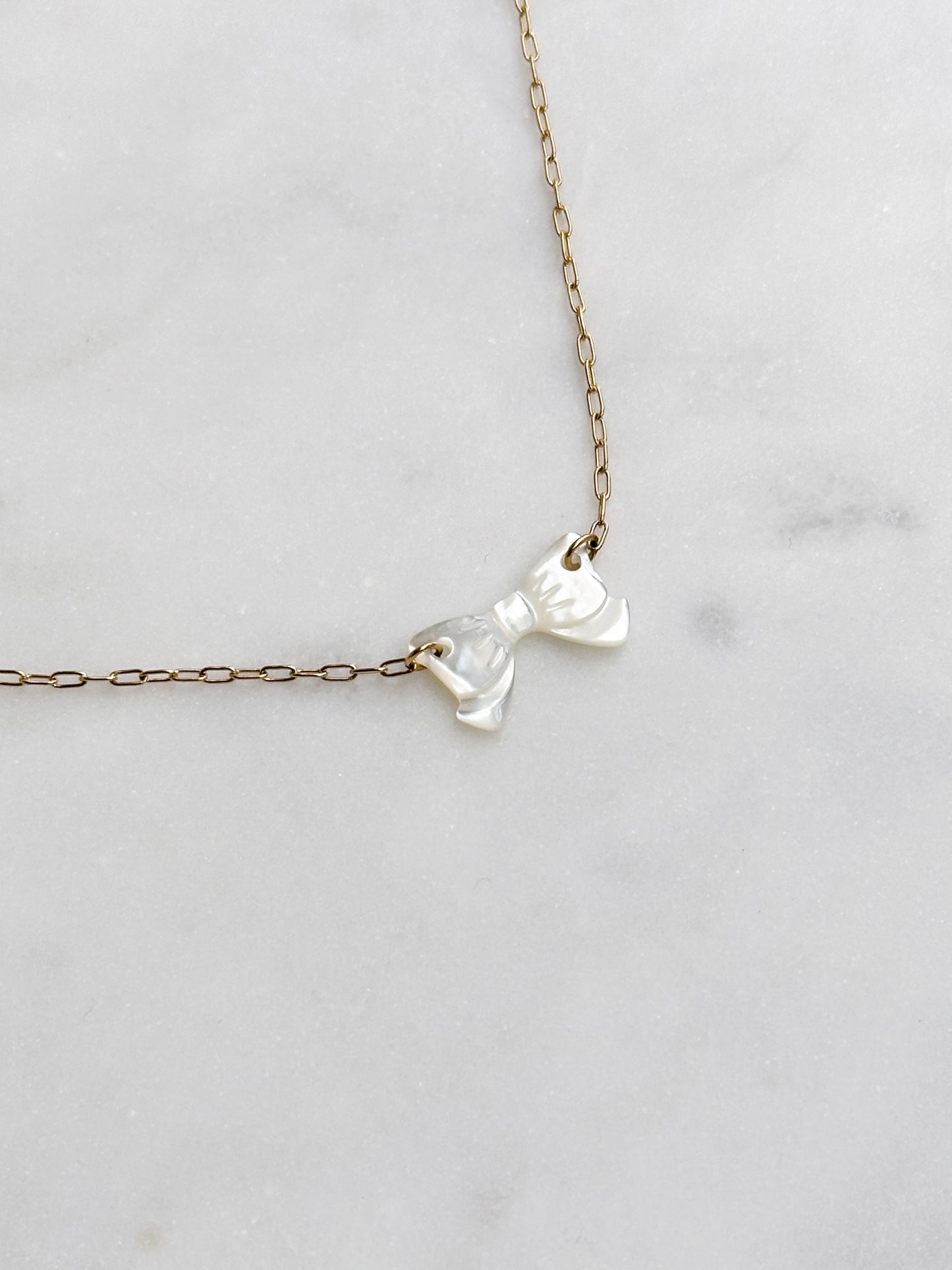 Civilian Beauty Grooming Exclusive: Shell Bow Choker